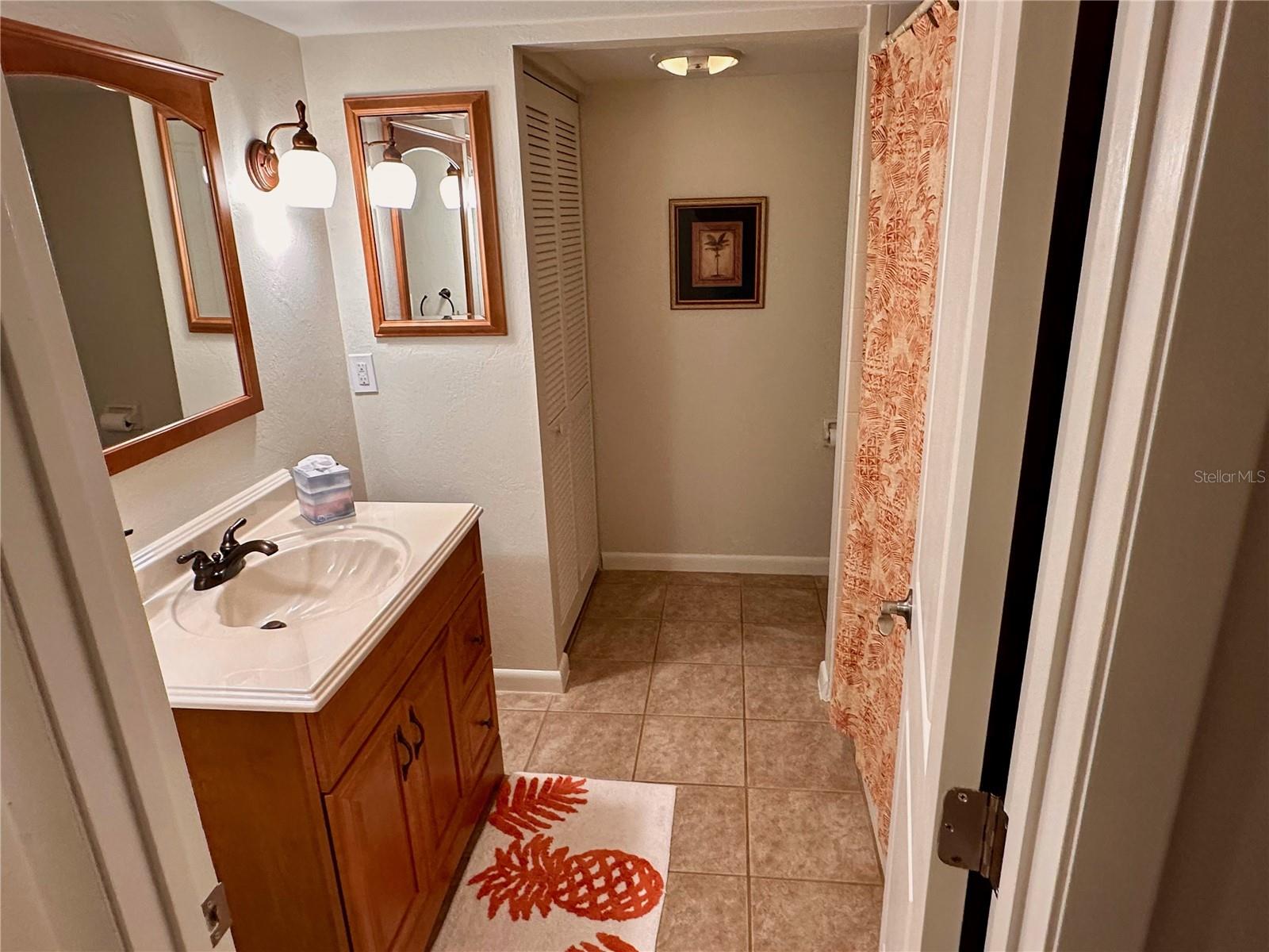 BAY HOLLOW - Residential Lease