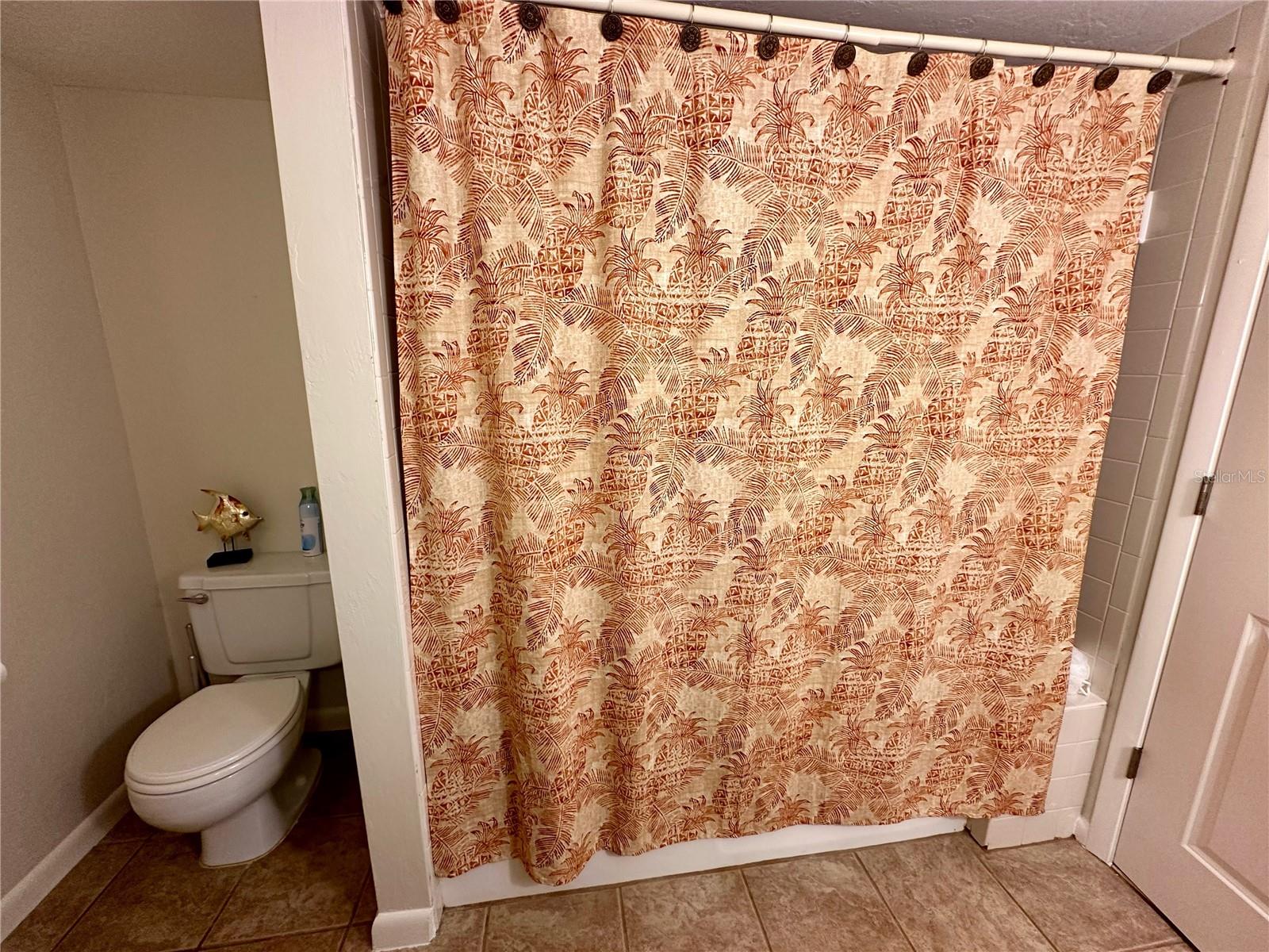 BAY HOLLOW - Residential Lease