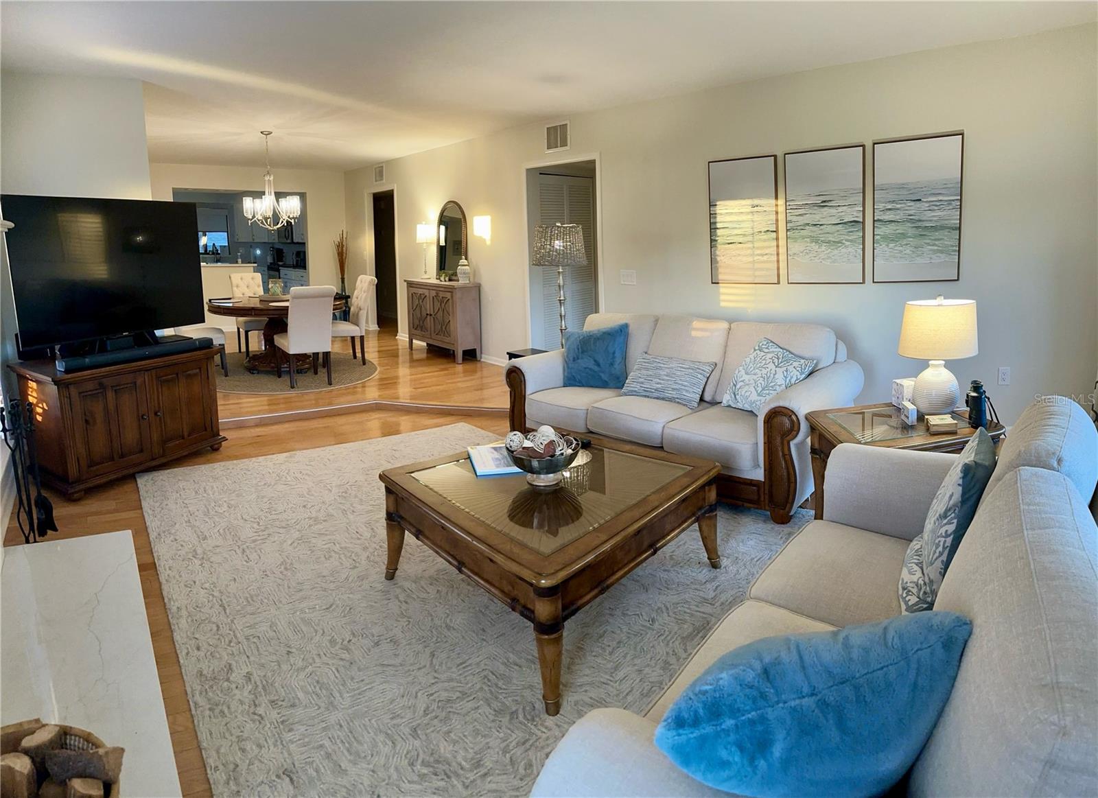 BAY HOLLOW - Residential Lease