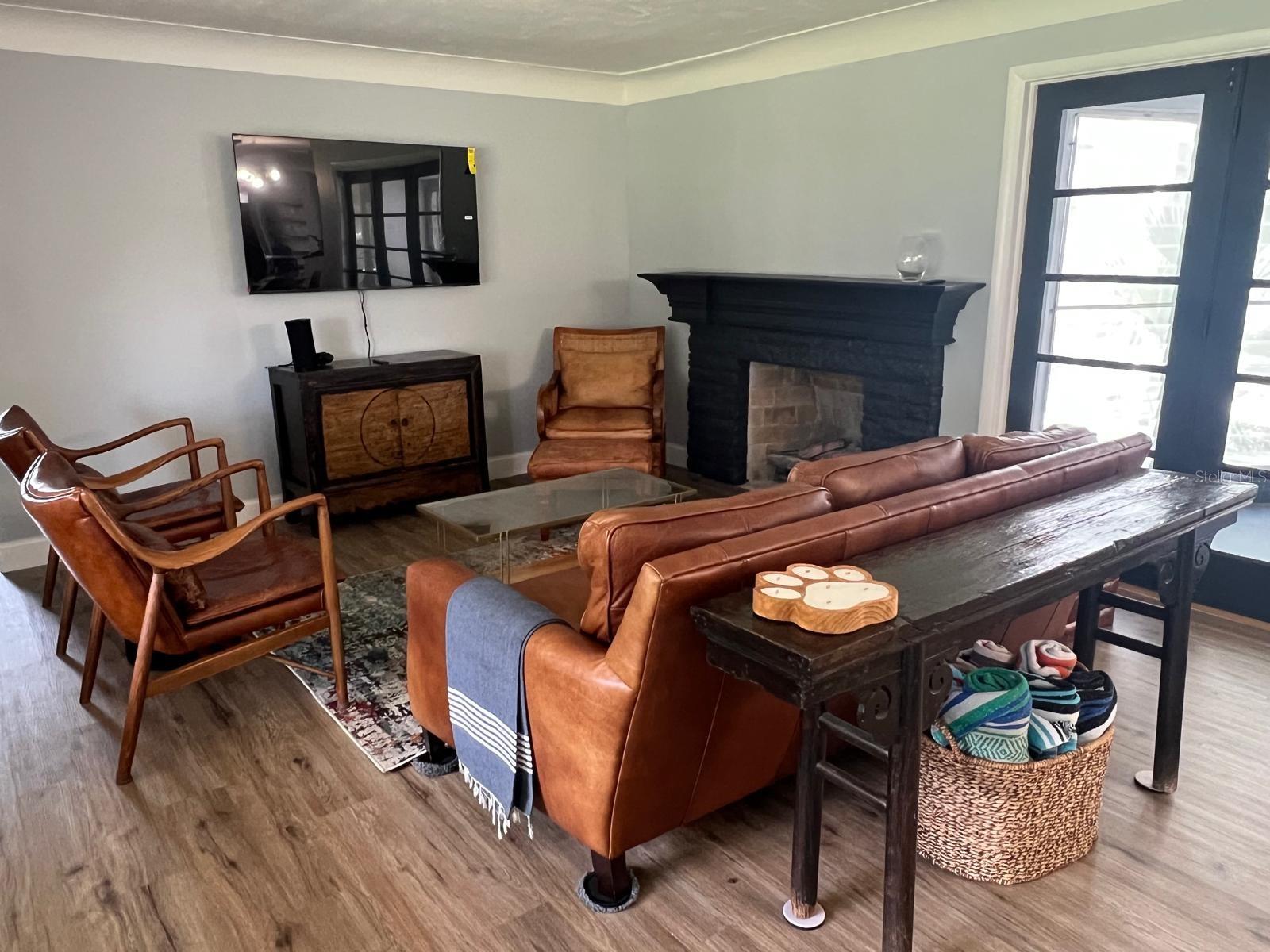 MOUNT DORA PINE CREST UNREC - Residential Lease