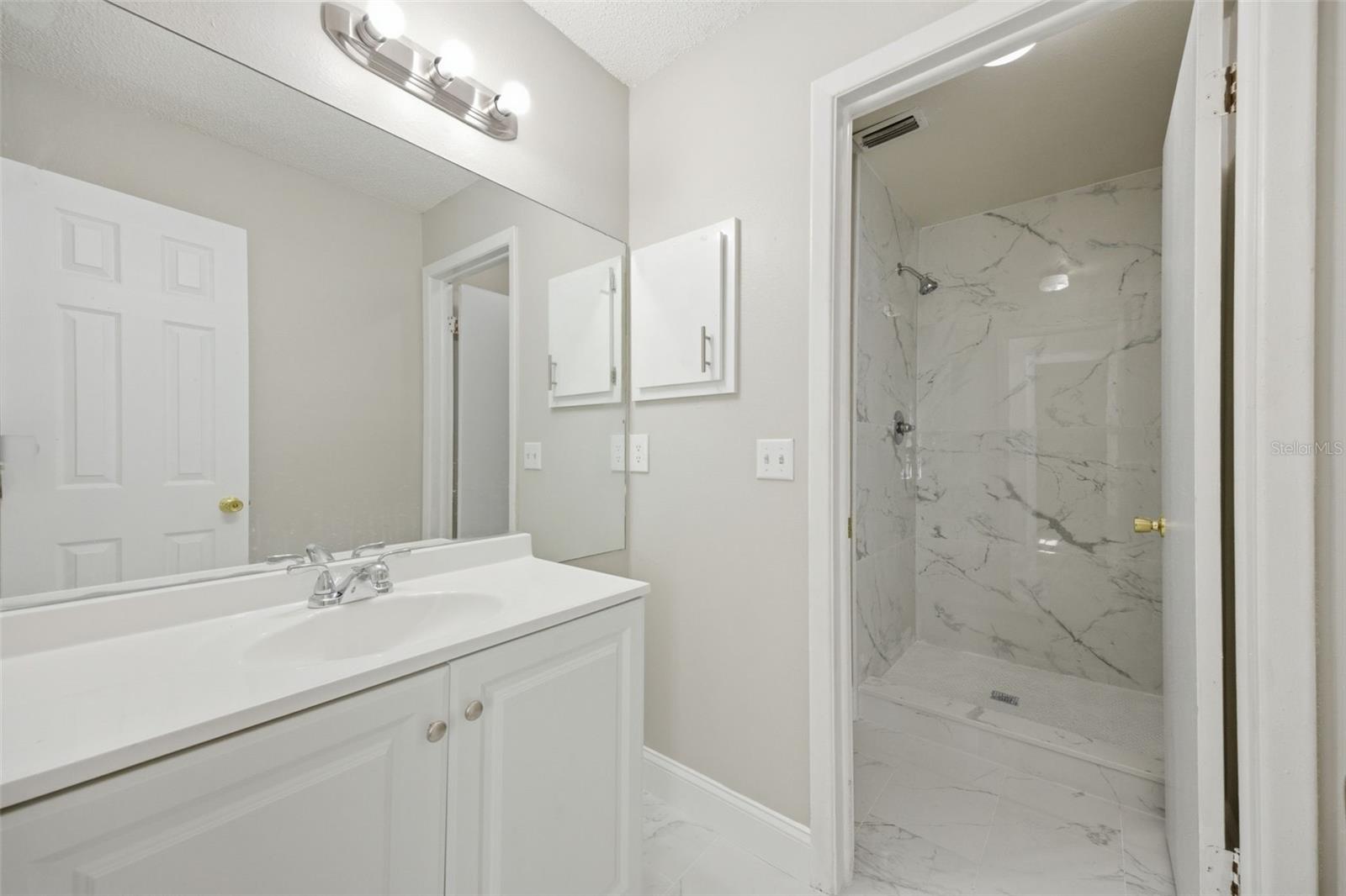 WEST OLDSMAR SEC 1 - Residential Lease