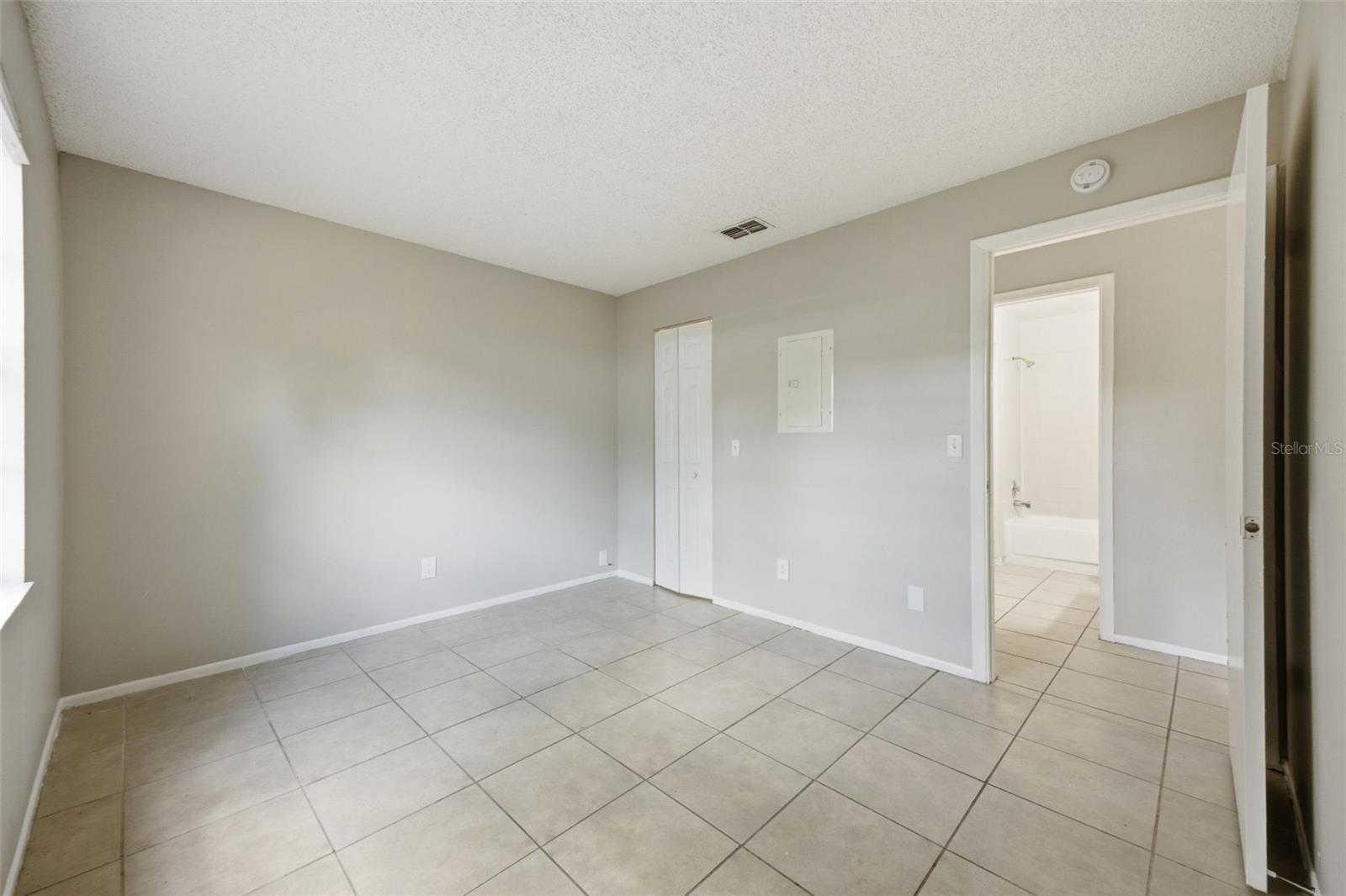 WEST OLDSMAR SEC 1 - Residential Lease