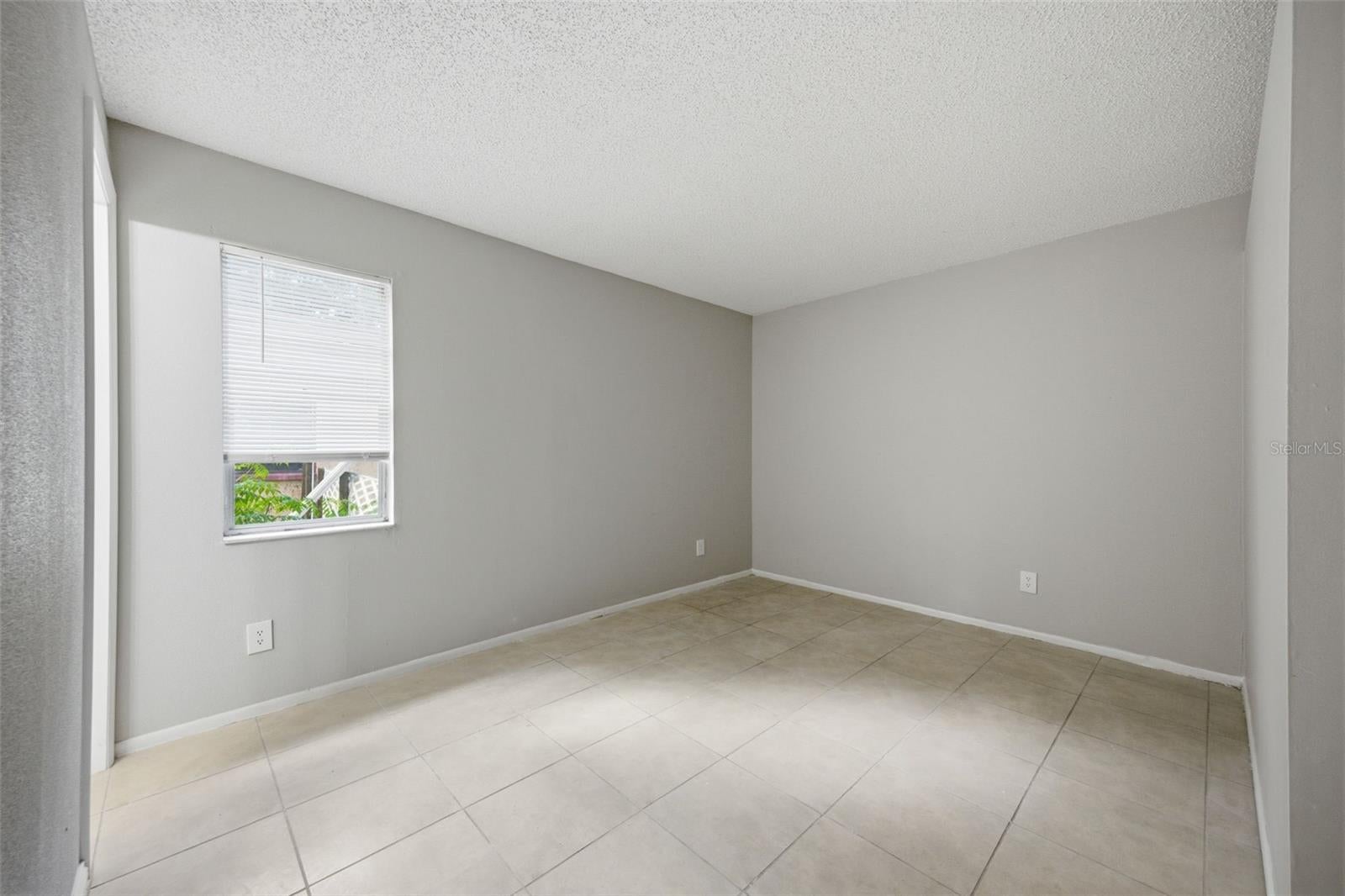 WEST OLDSMAR SEC 1 - Residential Lease