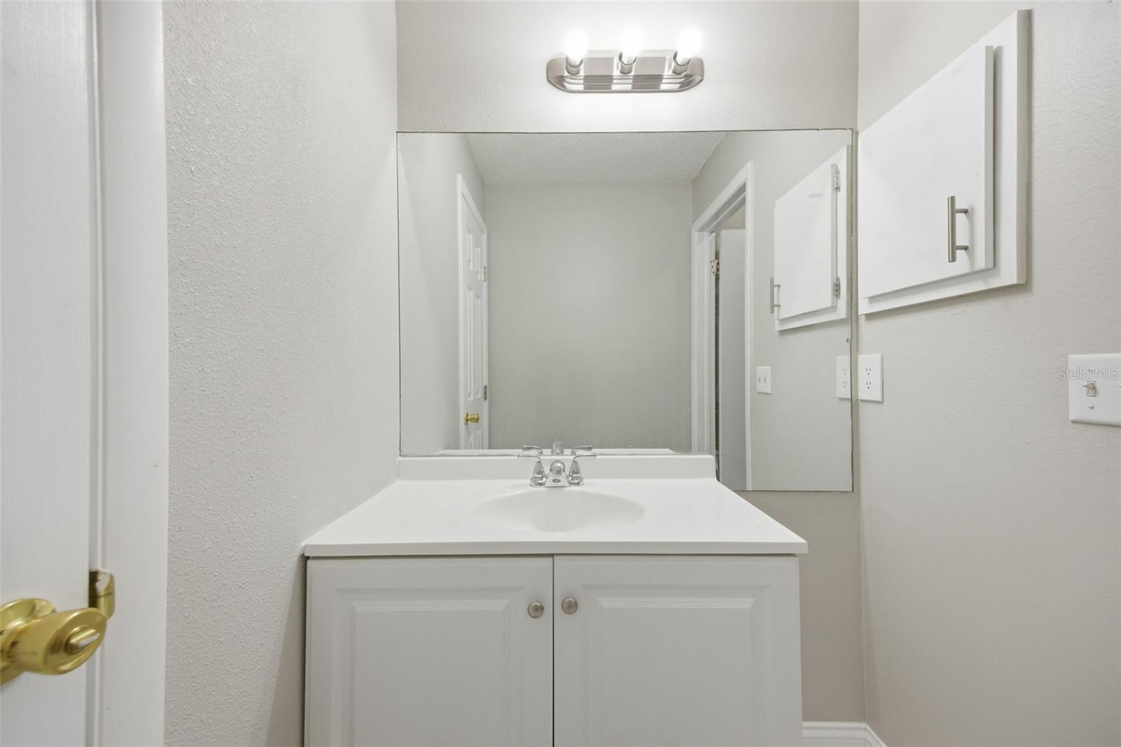 WEST OLDSMAR SEC 1 - Residential Lease