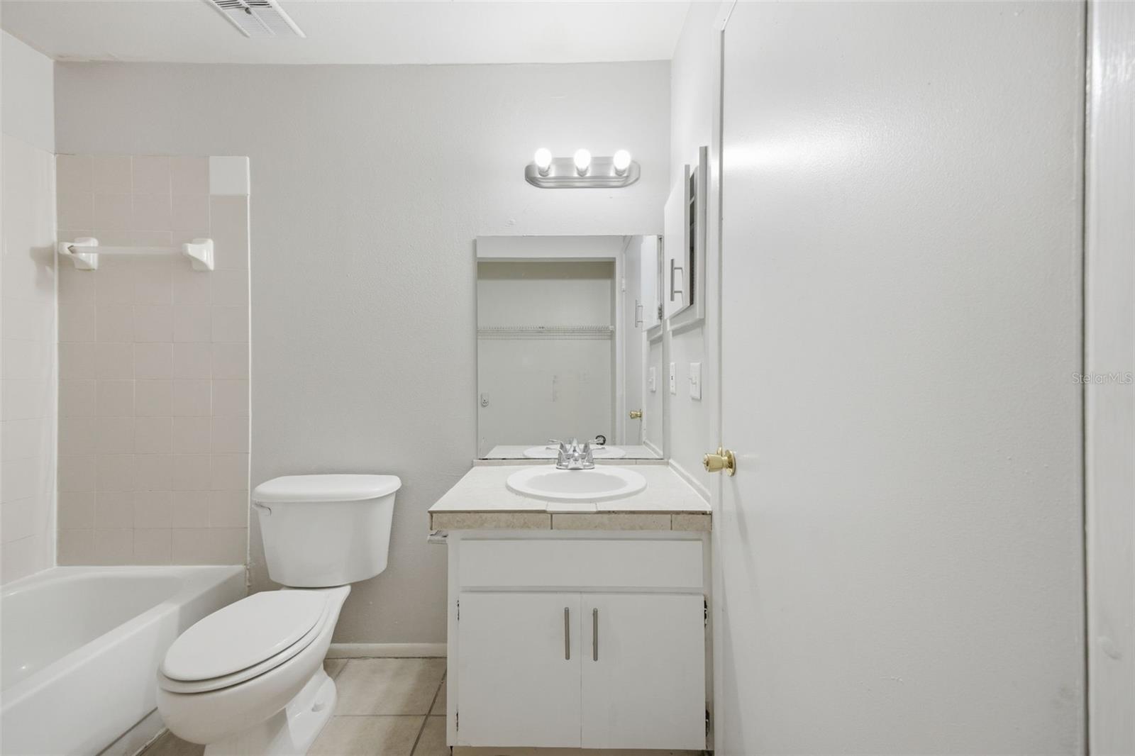 WEST OLDSMAR SEC 1 - Residential Lease