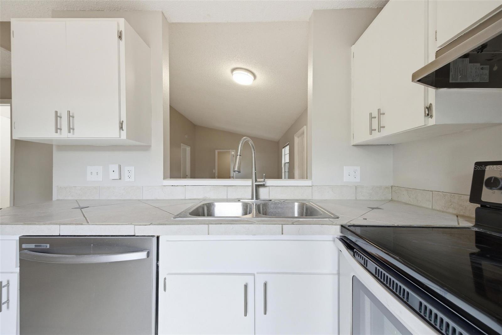 WEST OLDSMAR SEC 1 - Residential Lease
