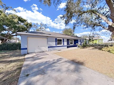 A home in LAKELAND