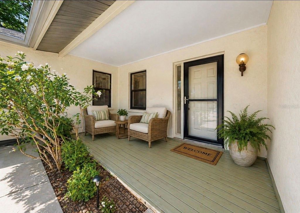 Photo of 948 Winter Garden Drive, Sarasota, FL 34243 (MLS # A4691948)