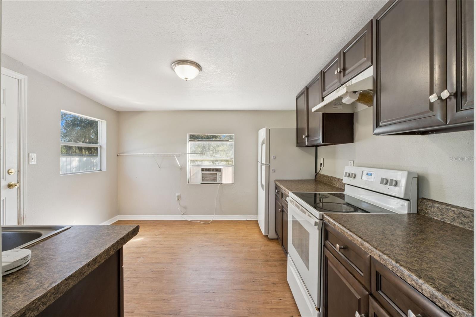 EAST UMATILLA - Residential Lease