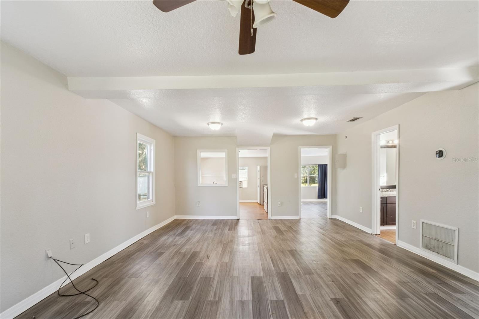 EAST UMATILLA - Residential Lease