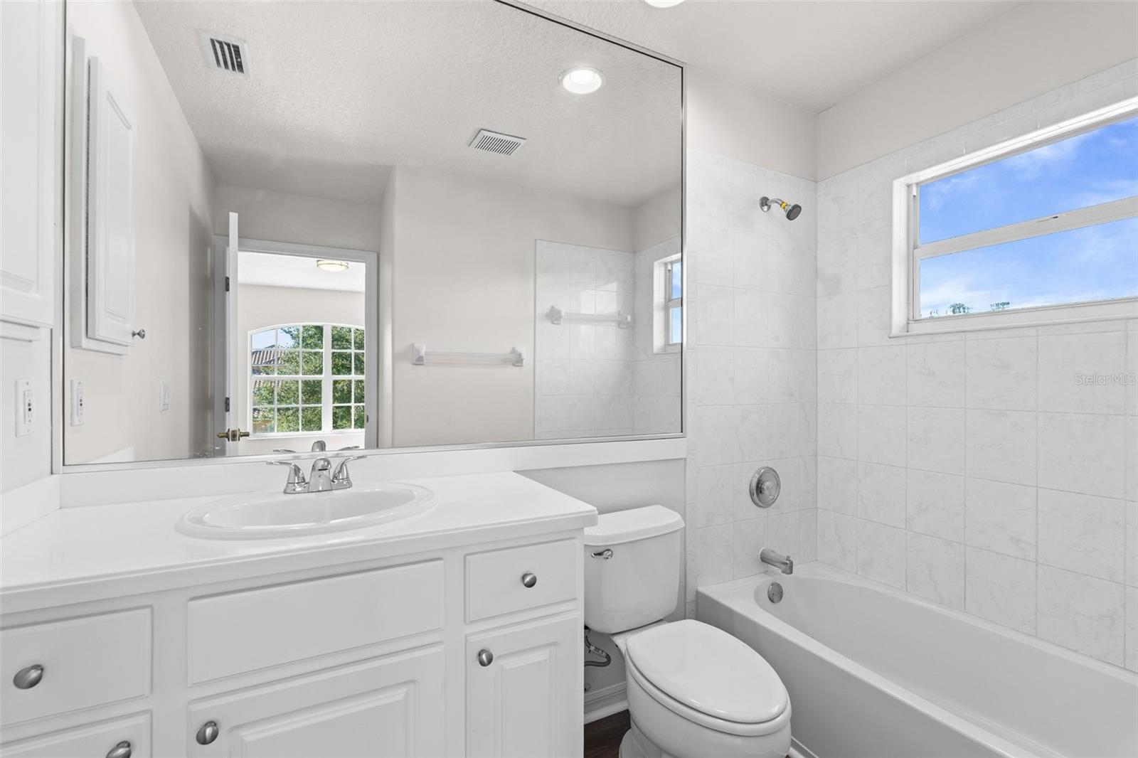 RIVENDELL THE WOODLANDS - Residential