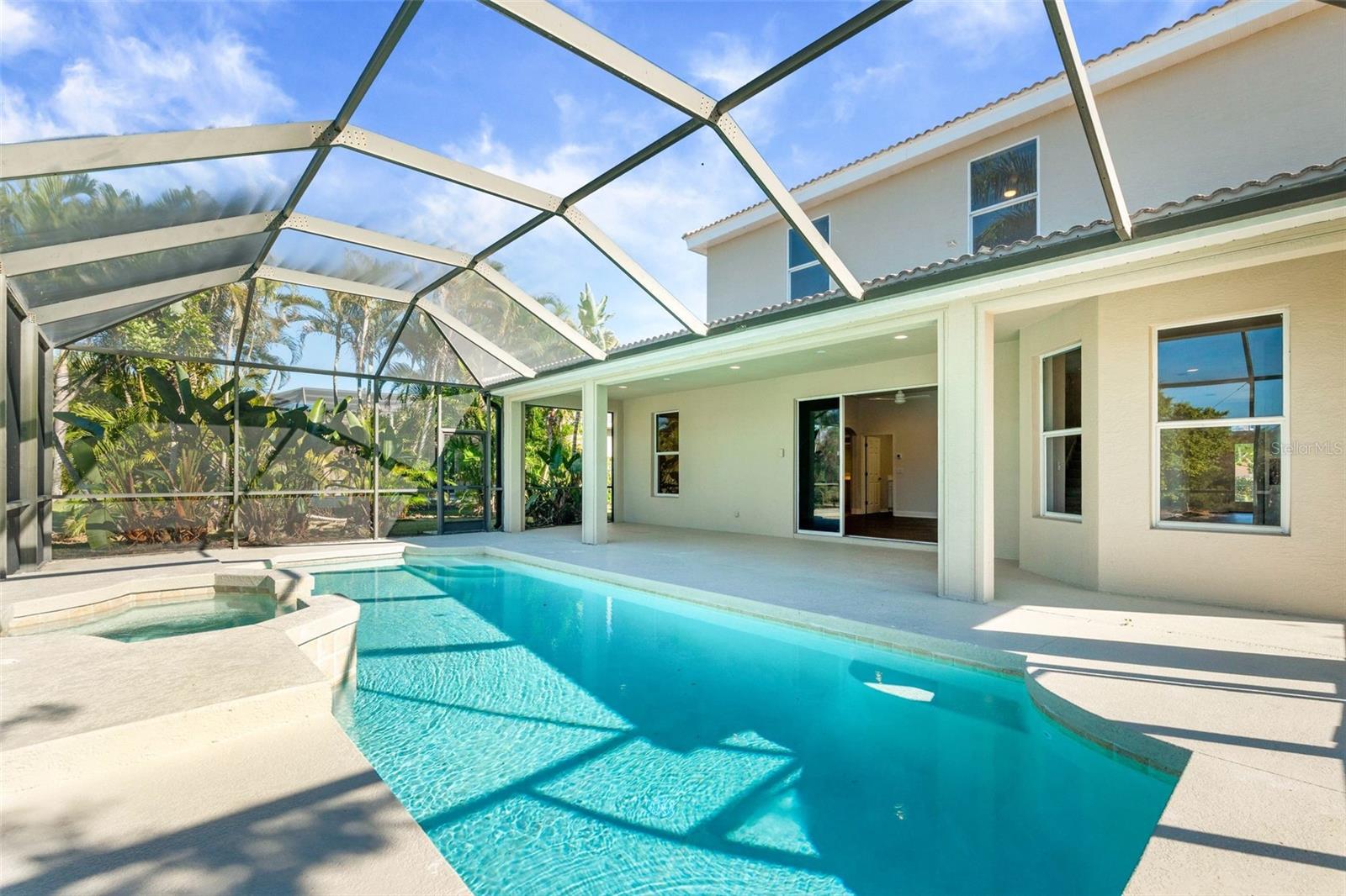 RIVENDELL THE WOODLANDS - Residential