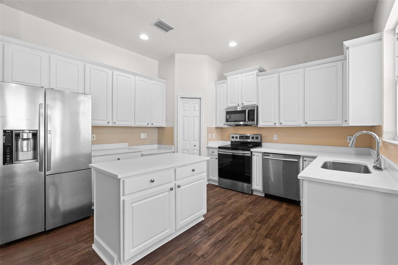 RIVENDELL THE WOODLANDS - Residential