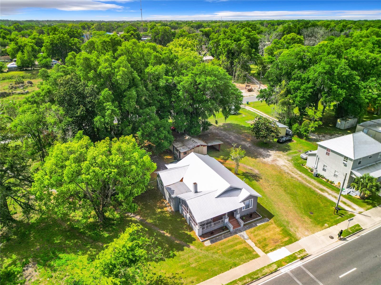 1826 W SILVER SPRINGS BOULEVARD
