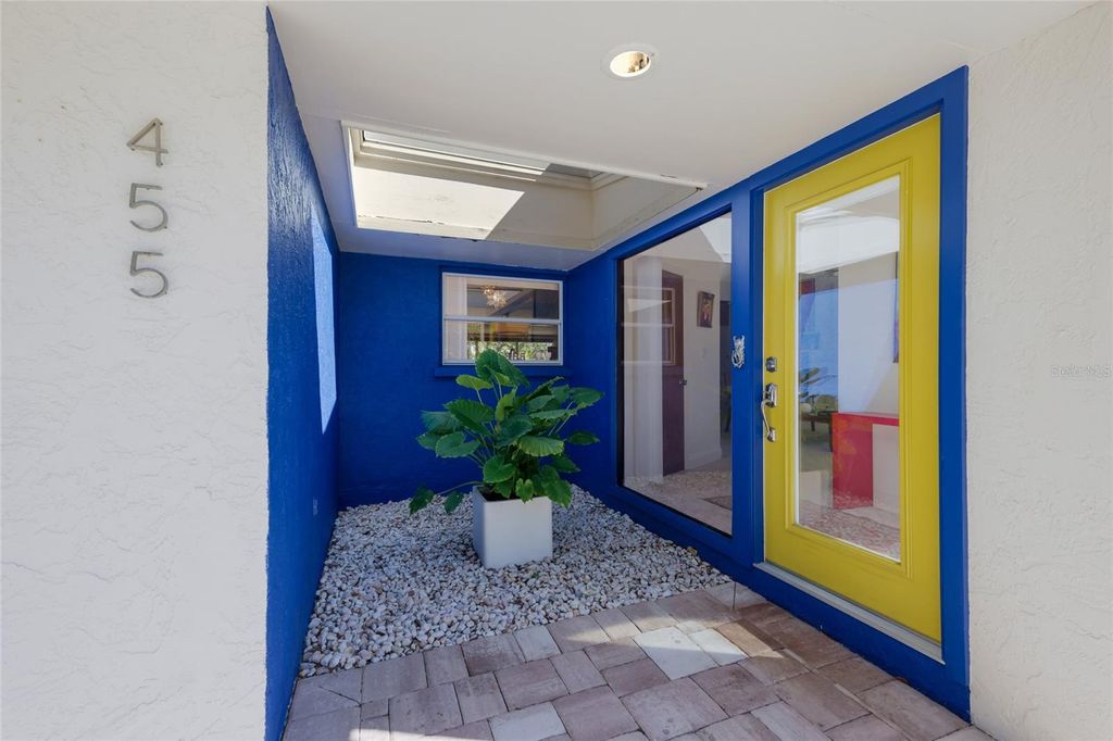 Photo of 455 S Shore Drive, Sarasota, FL 34234 (MLS # A4687114)