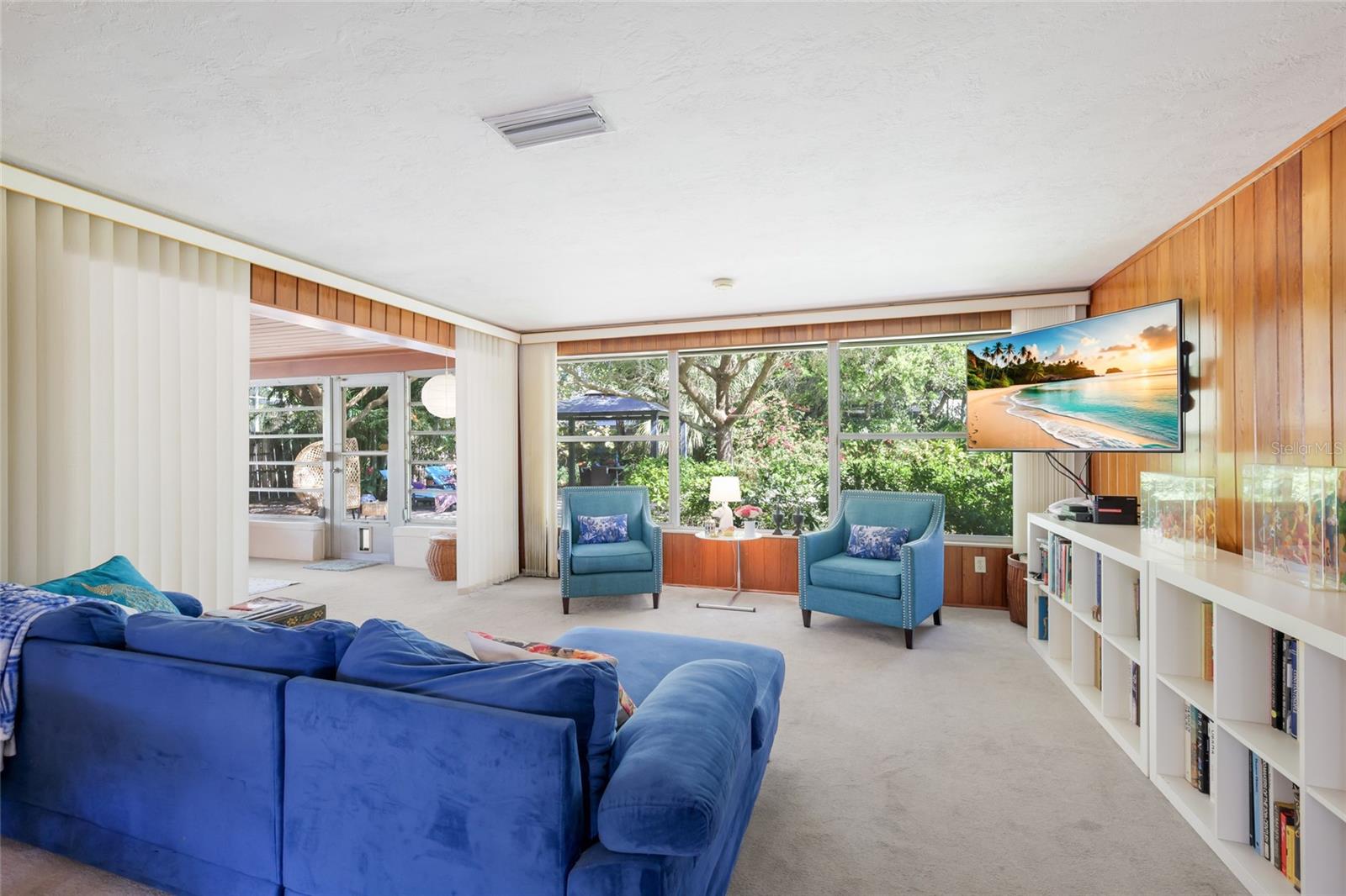 SAPPHIRE SHORES RESUB - Residential