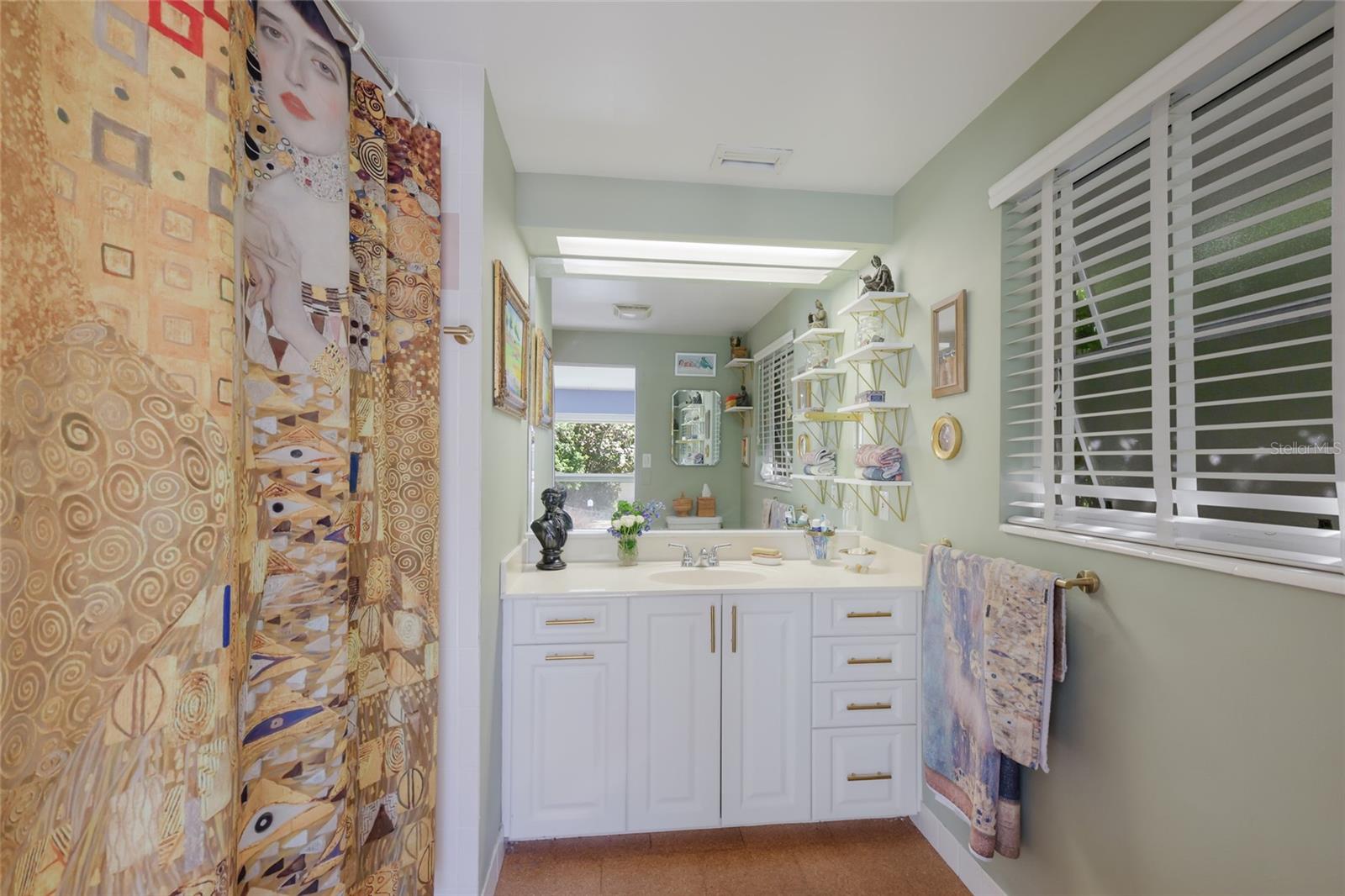 SAPPHIRE SHORES RESUB - Residential