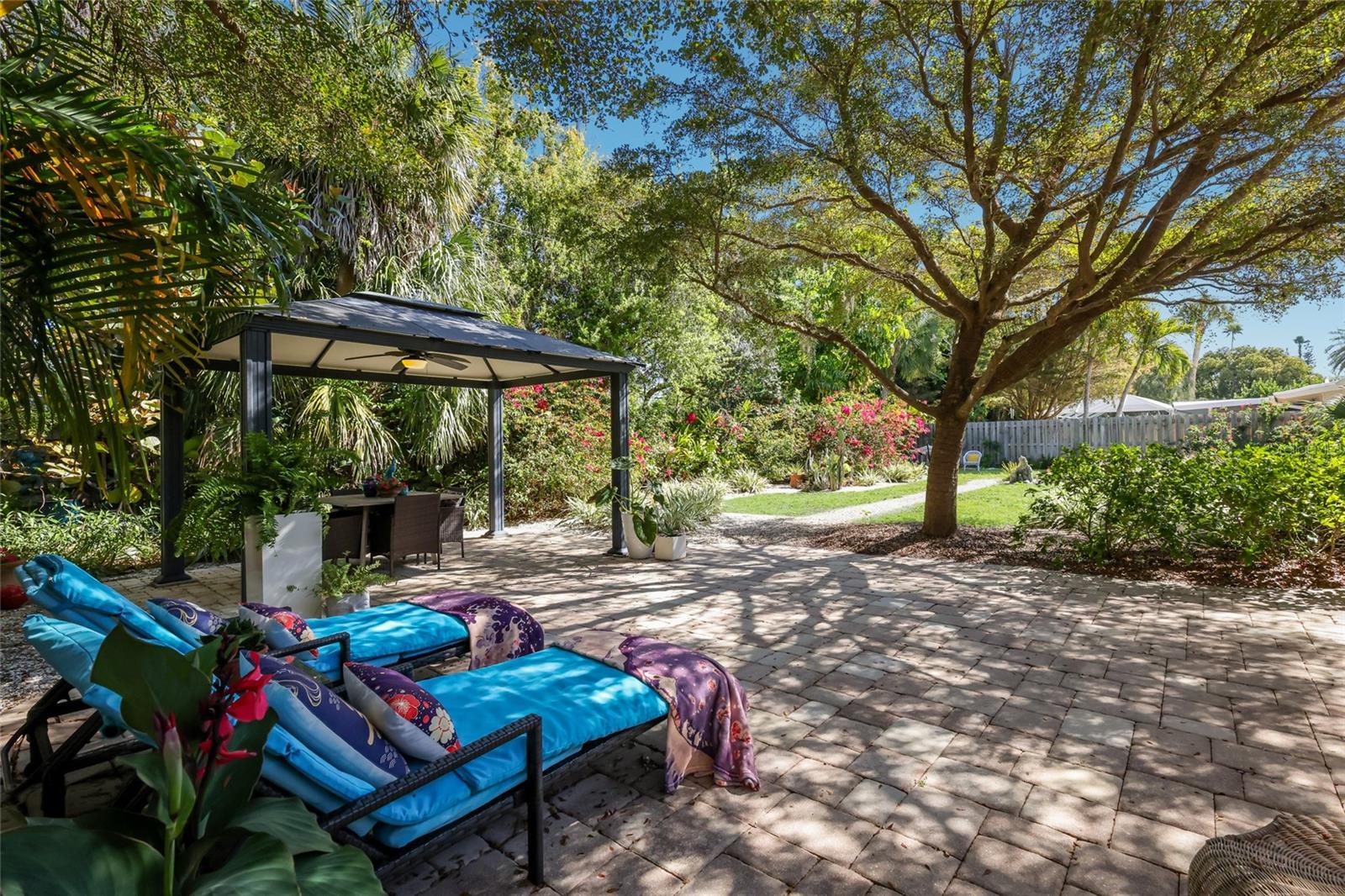 SAPPHIRE SHORES RESUB - Residential