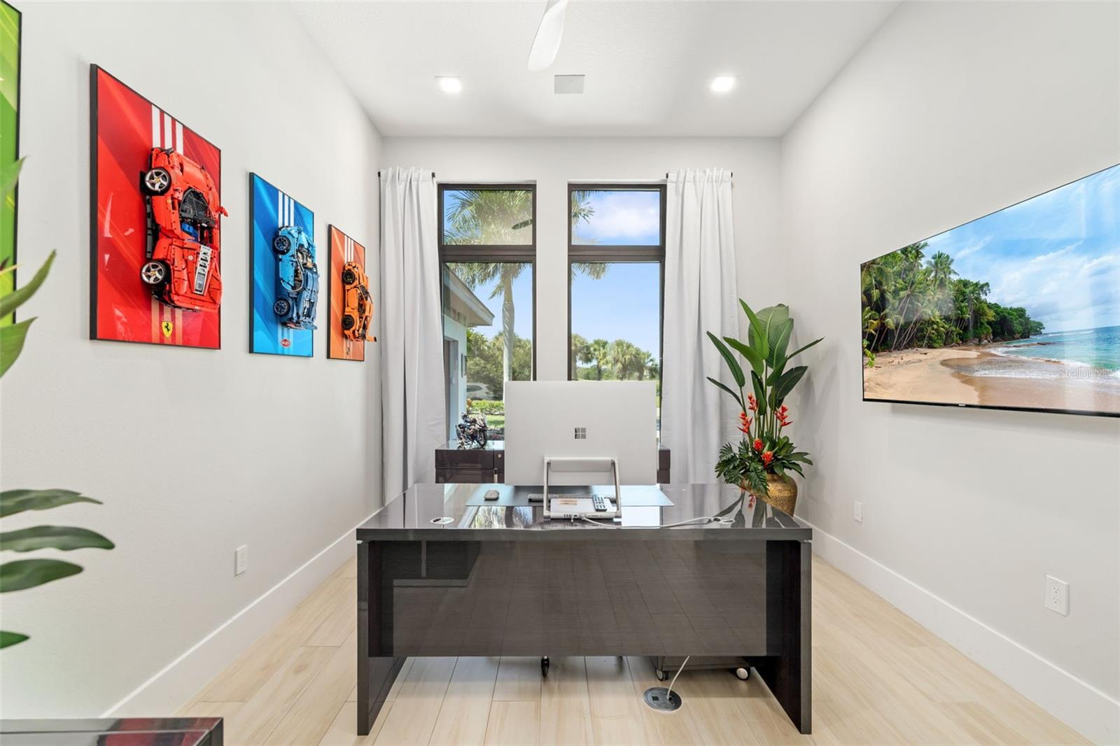 FOUNDERS CLUB - Residential