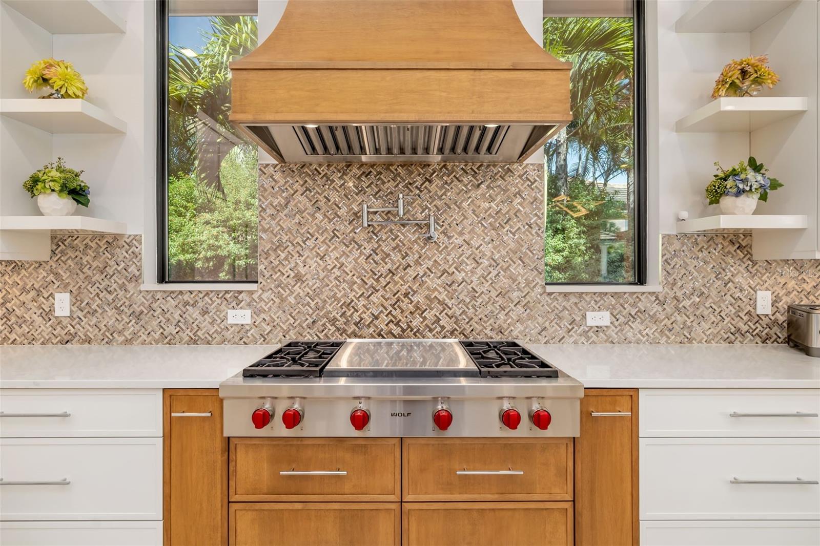 FOUNDERS CLUB - Residential