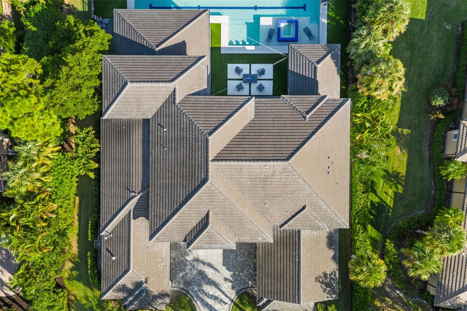 FOUNDERS CLUB - Residential