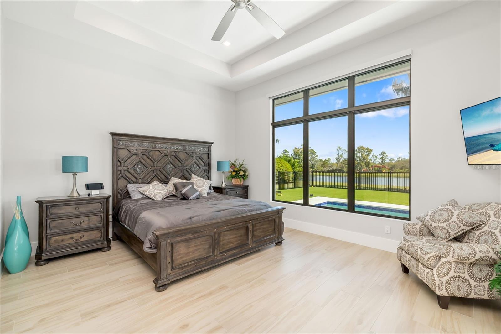 FOUNDERS CLUB - Residential