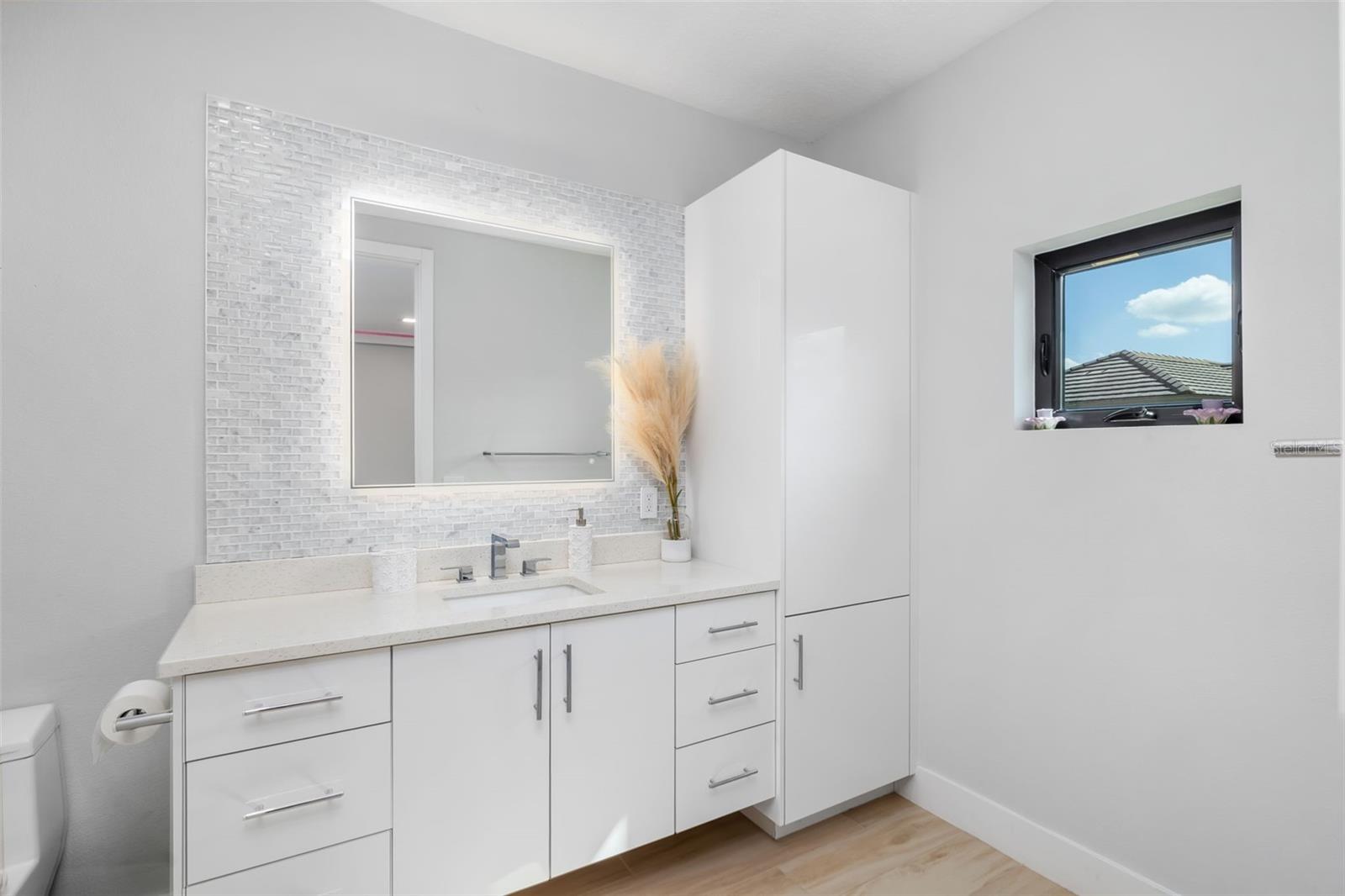 FOUNDERS CLUB - Residential