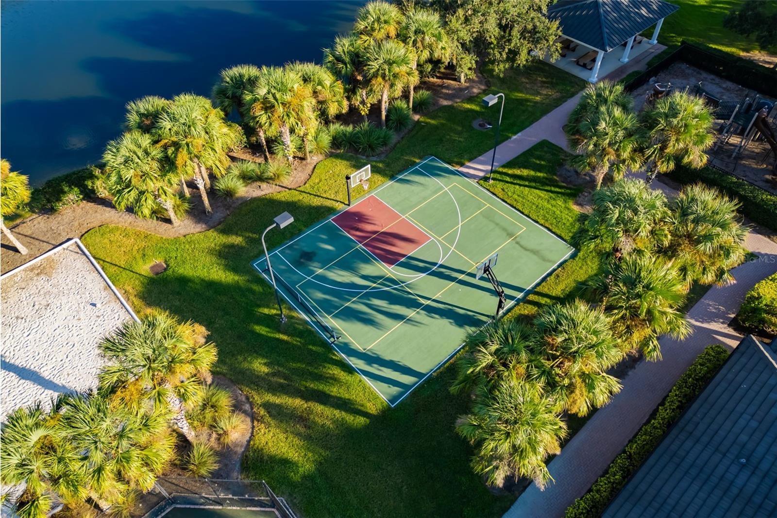 FOUNDERS CLUB - Residential