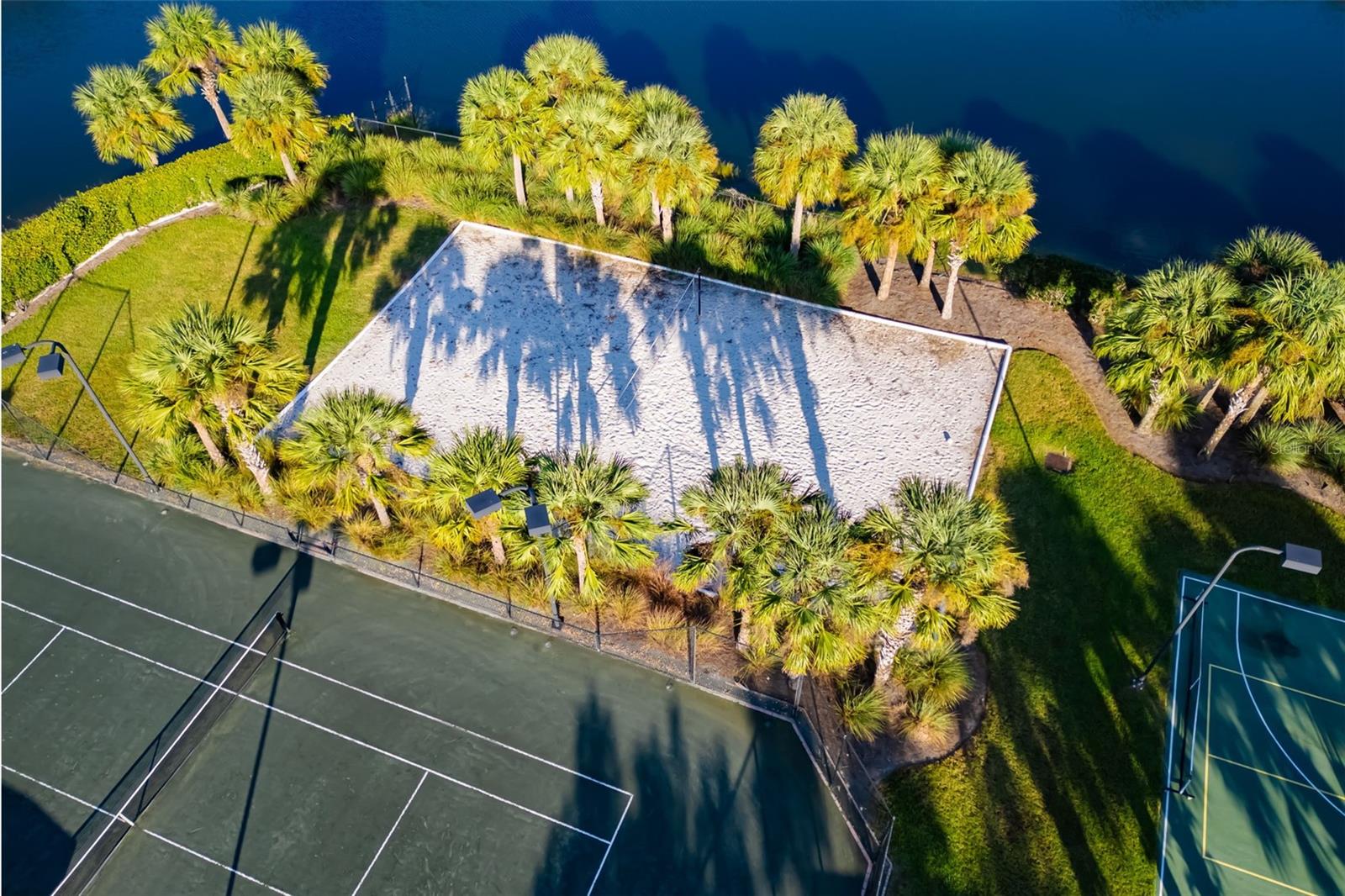 FOUNDERS CLUB - Residential