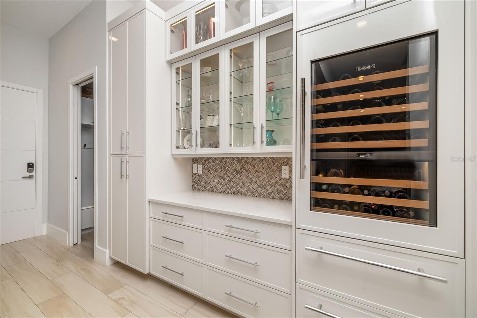 FOUNDERS CLUB - Residential