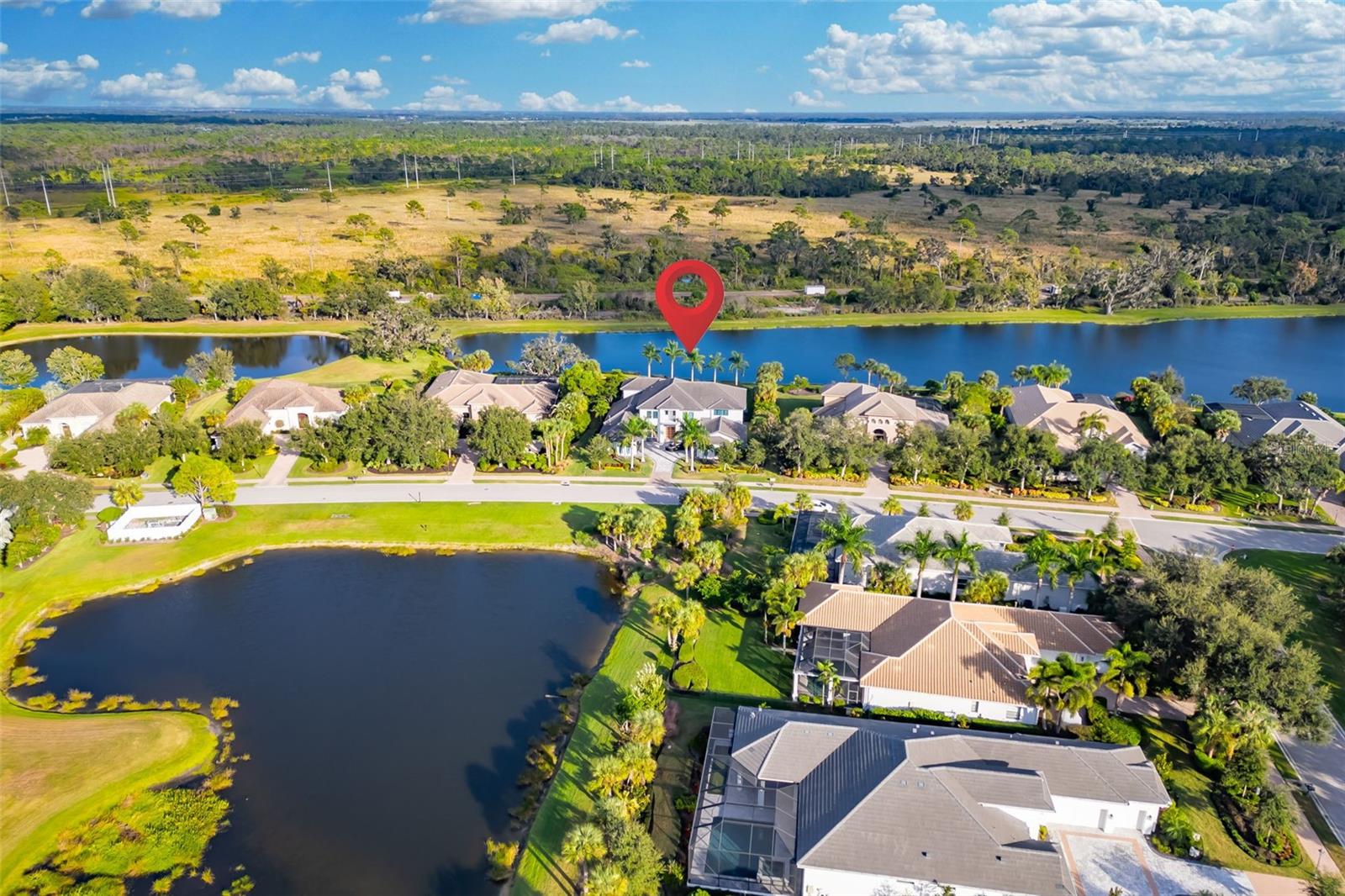 FOUNDERS CLUB - Residential