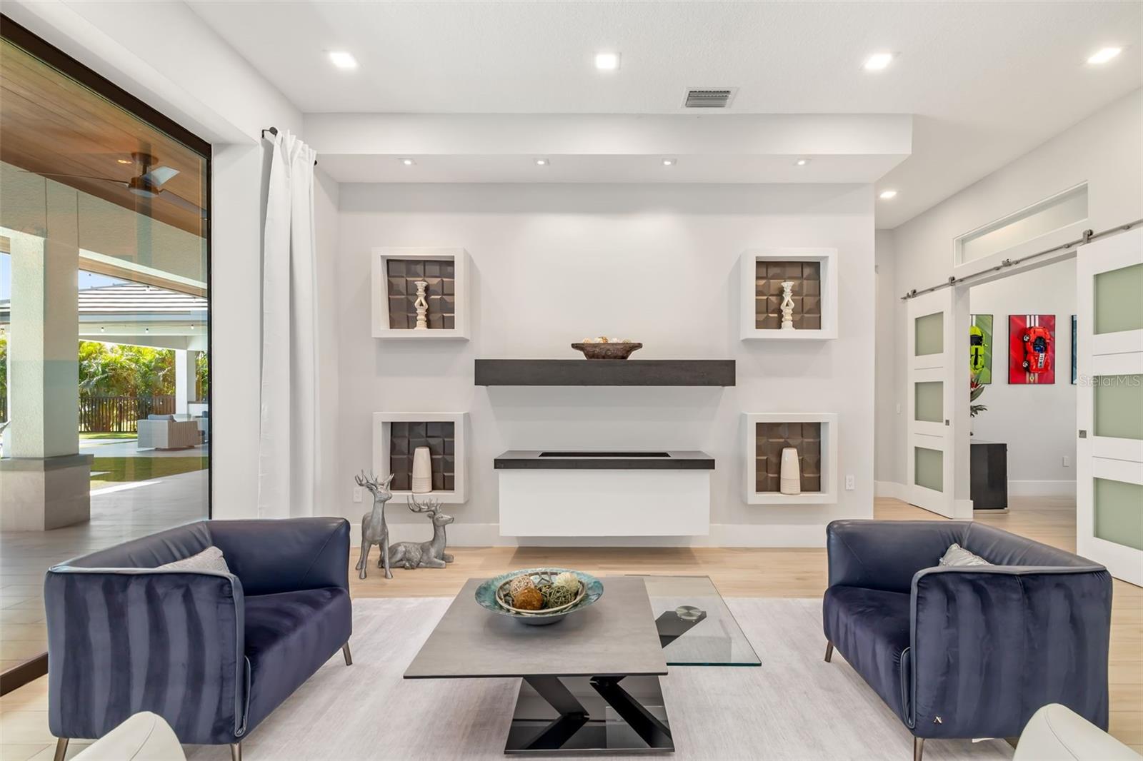 FOUNDERS CLUB - Residential