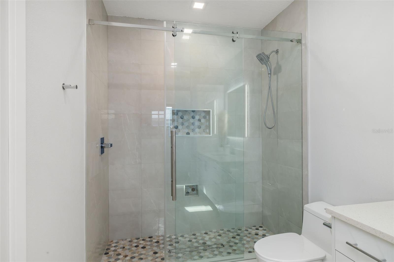 FOUNDERS CLUB - Residential