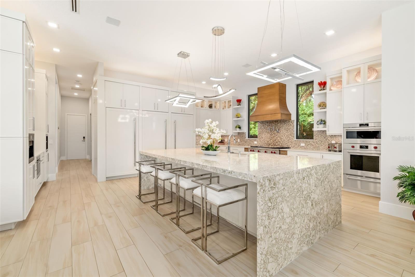 FOUNDERS CLUB - Residential