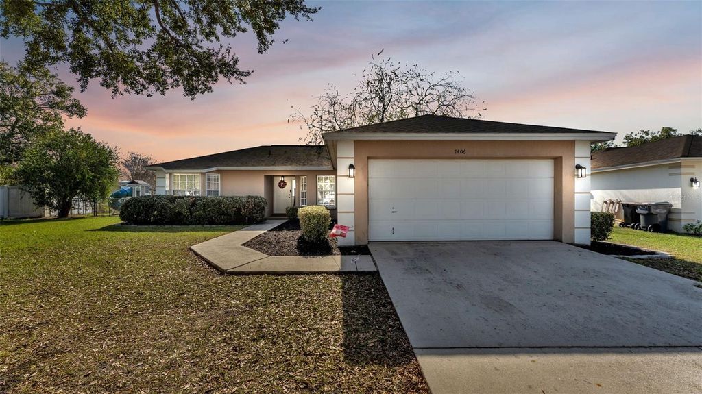 Photo of 7406 Briarbay Loop, Lakeland, FL 33810 (MLS # L4958451)