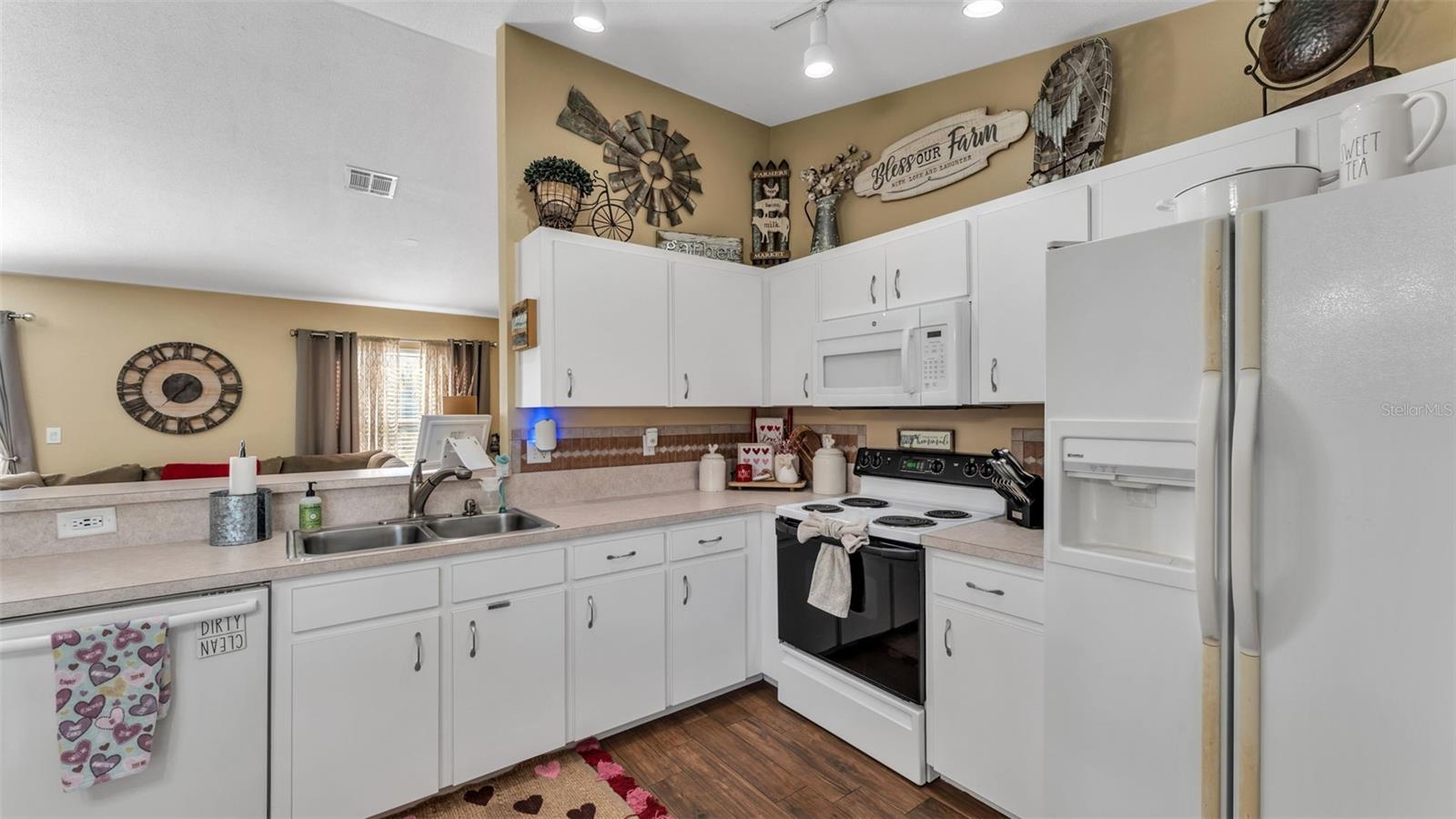 RIDGE VIEW ESTATES - Residential