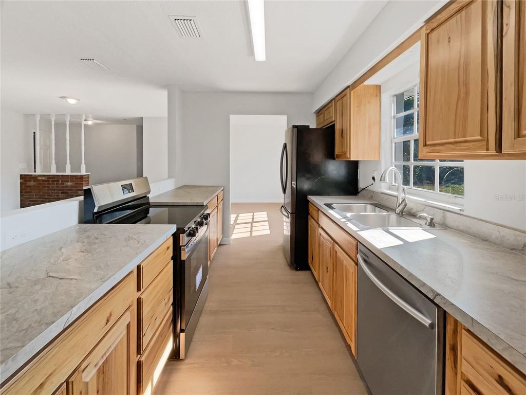 Photo of 1916 NE 10th Street, Ocala, FL 34470 (MLS # O6365711)