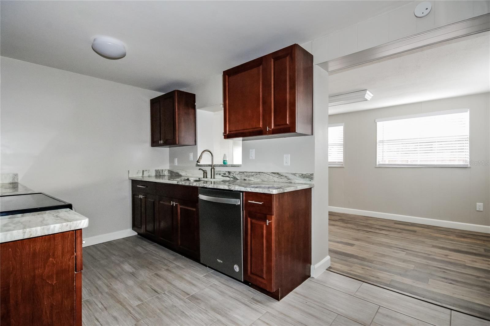 SOUTHERN COMFORT HOMES UNIT 1-B - Residential Lease