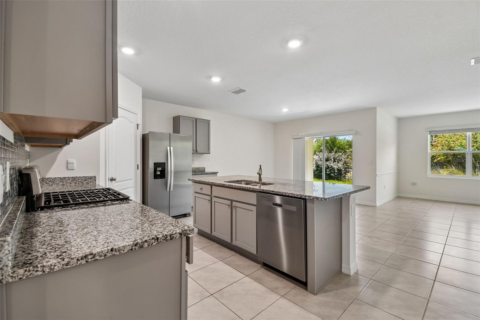 RIVIERA BELLA UN 9C - Residential