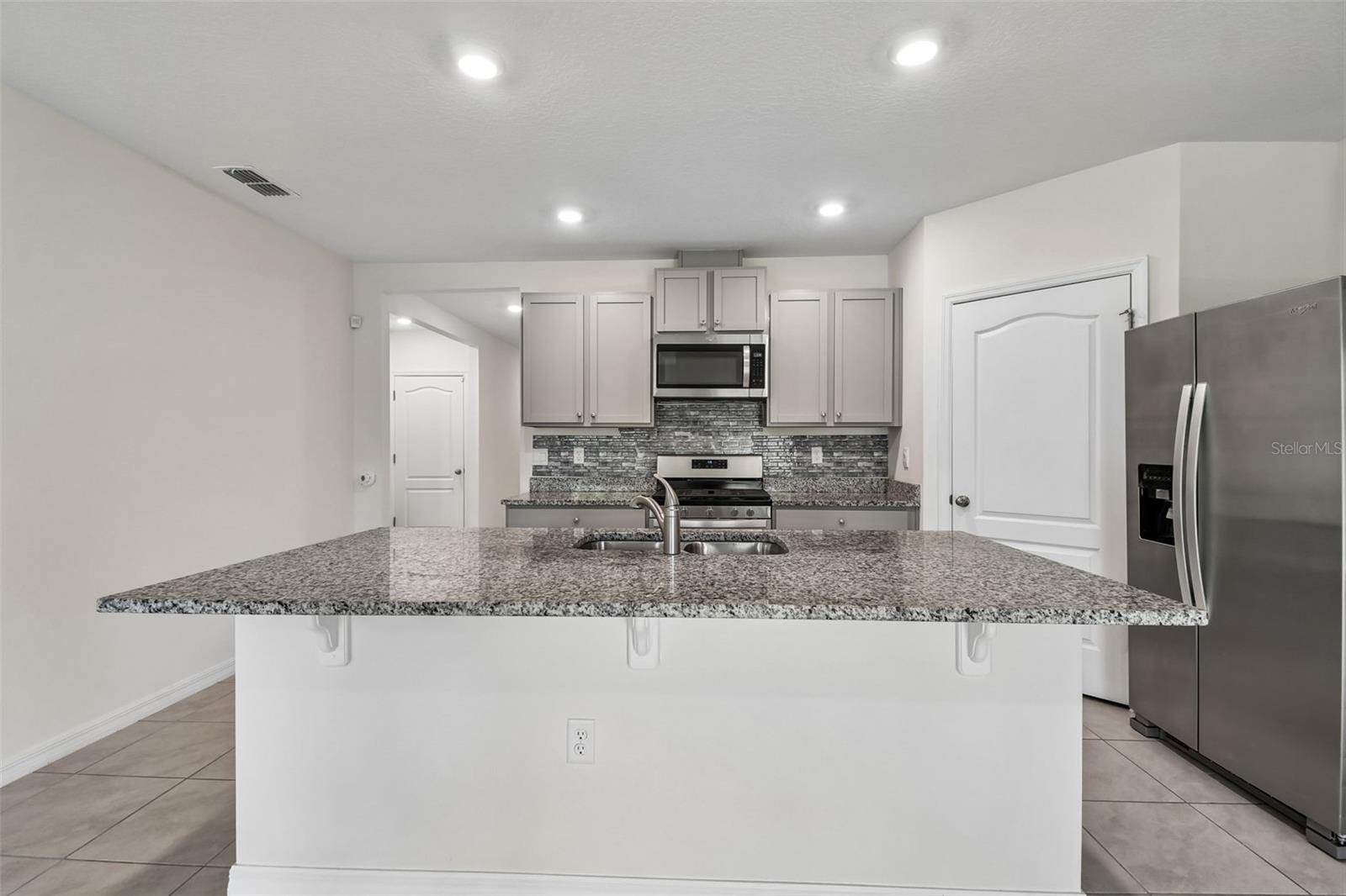 RIVIERA BELLA UN 9C - Residential