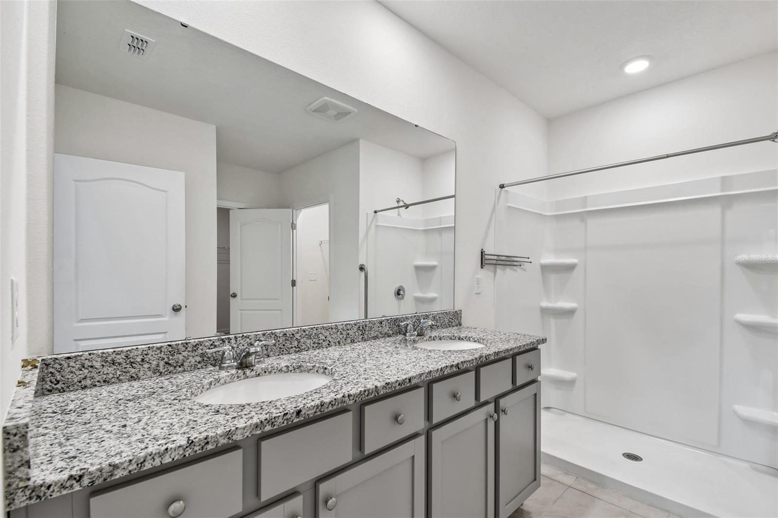 RIVIERA BELLA UN 9C - Residential