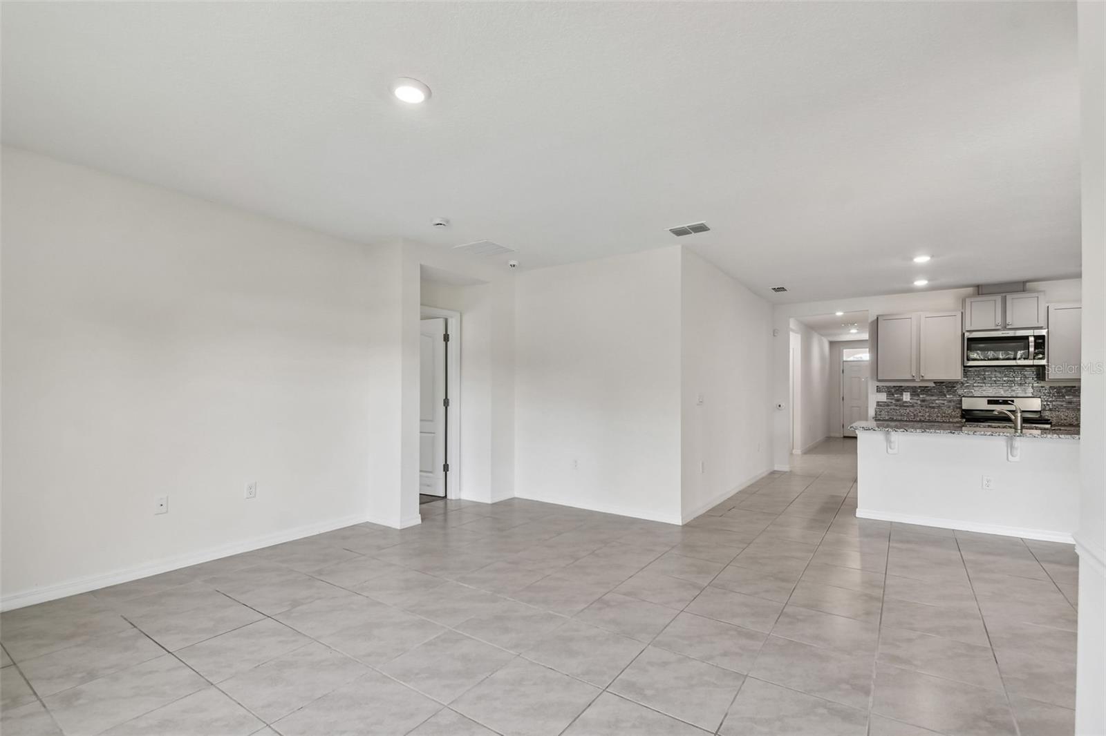 RIVIERA BELLA UN 9C - Residential