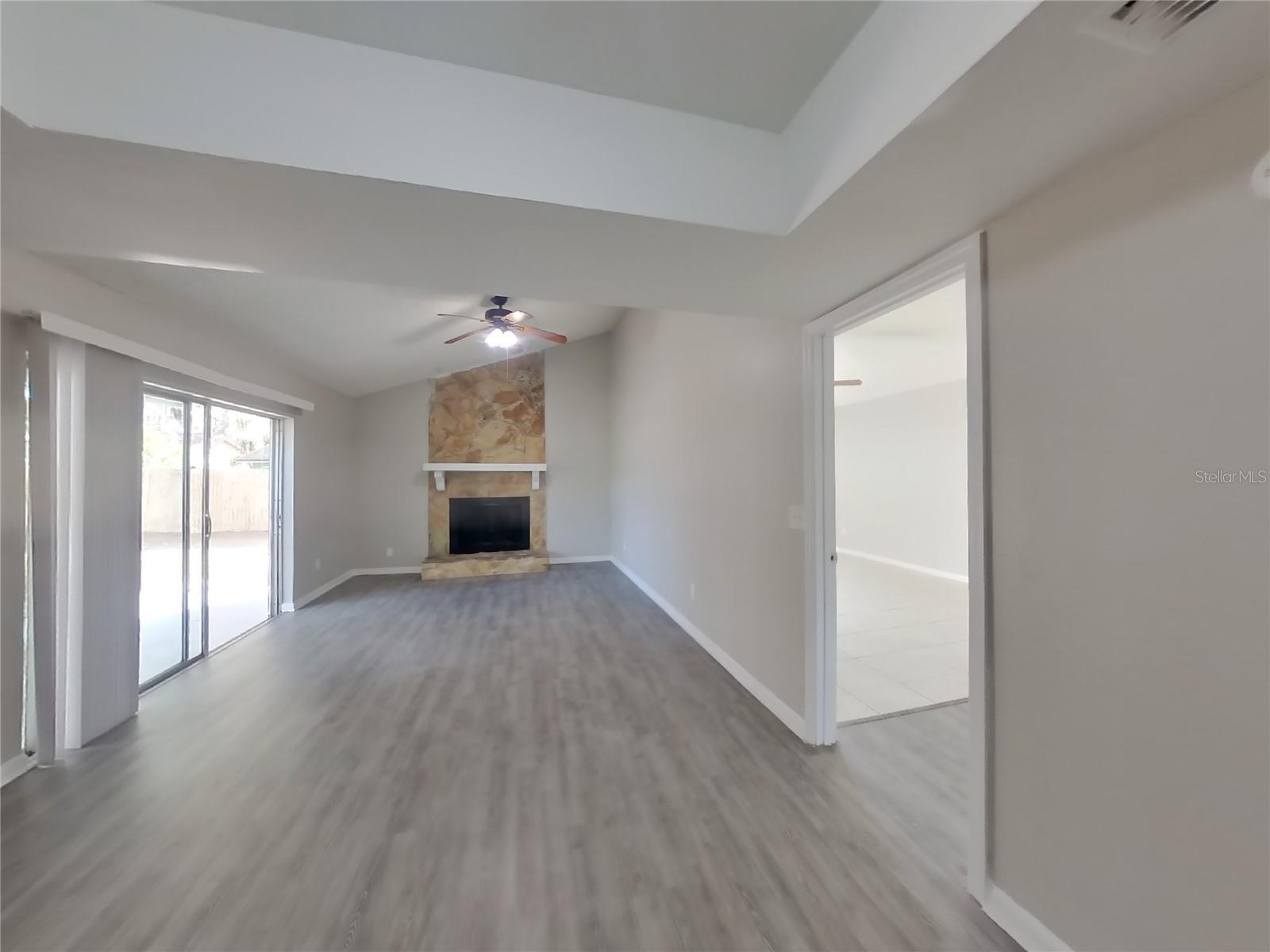 BLOOMINGDALE SEC H UNIT 2 - Residential Lease