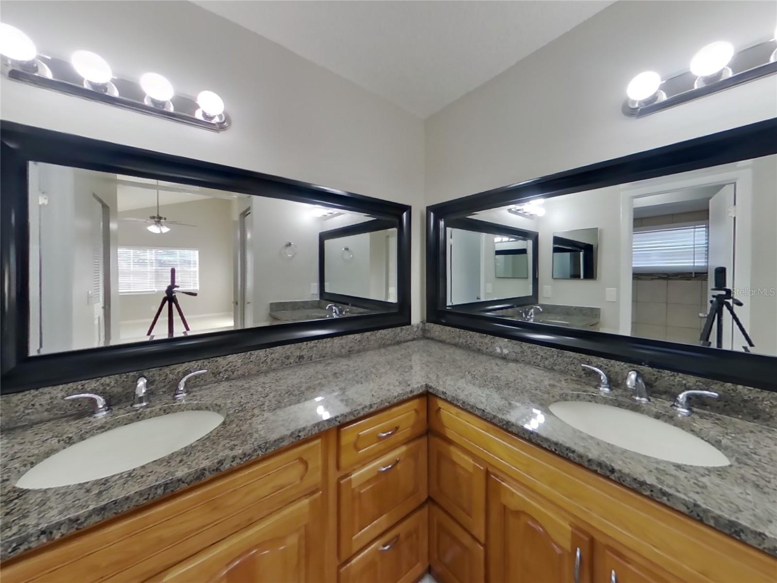 BLOOMINGDALE SEC H UNIT 2 - Residential Lease