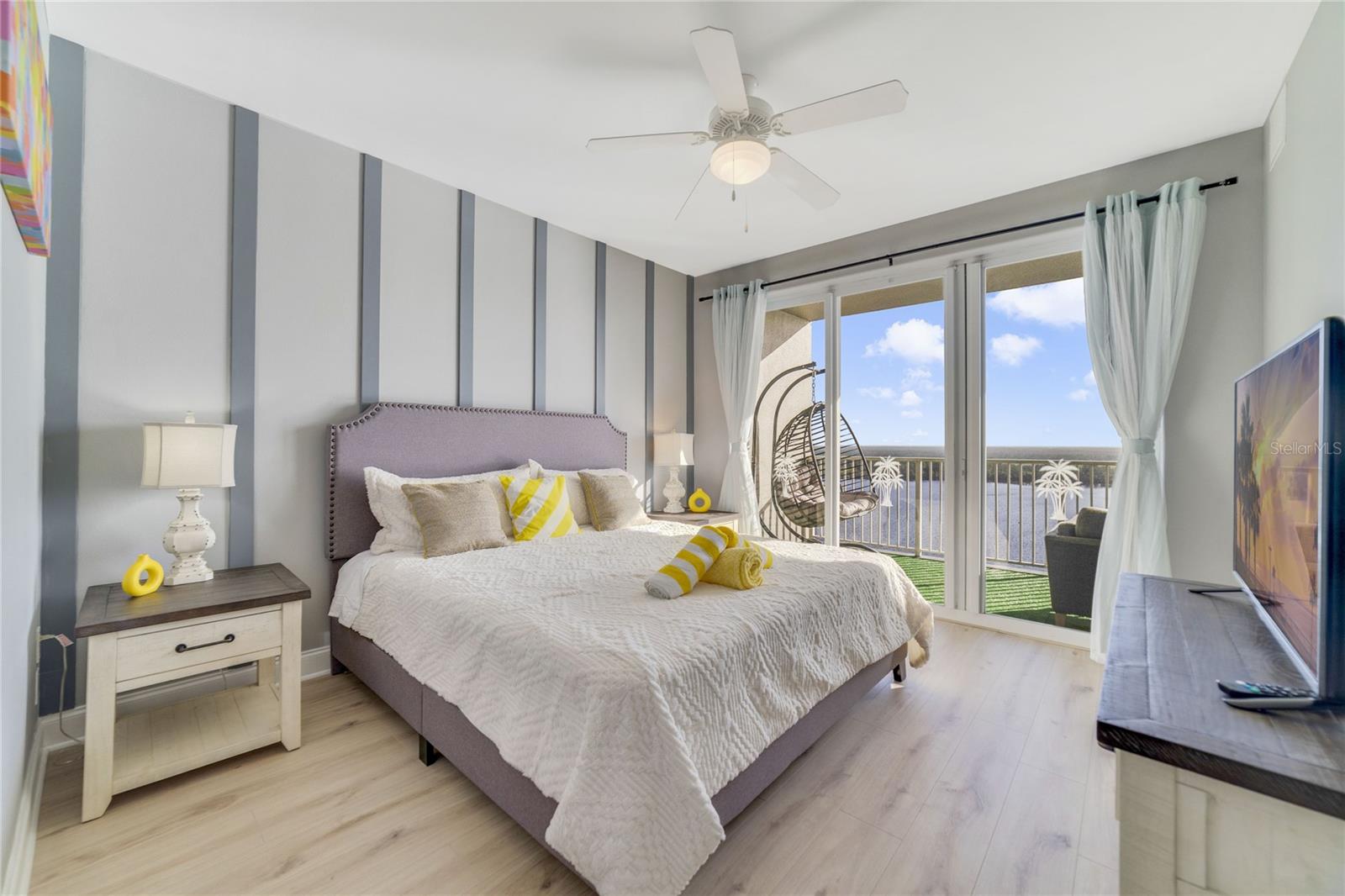 BLUE HERON BCH RESIDENCE TWR 02 CONDO - Residential