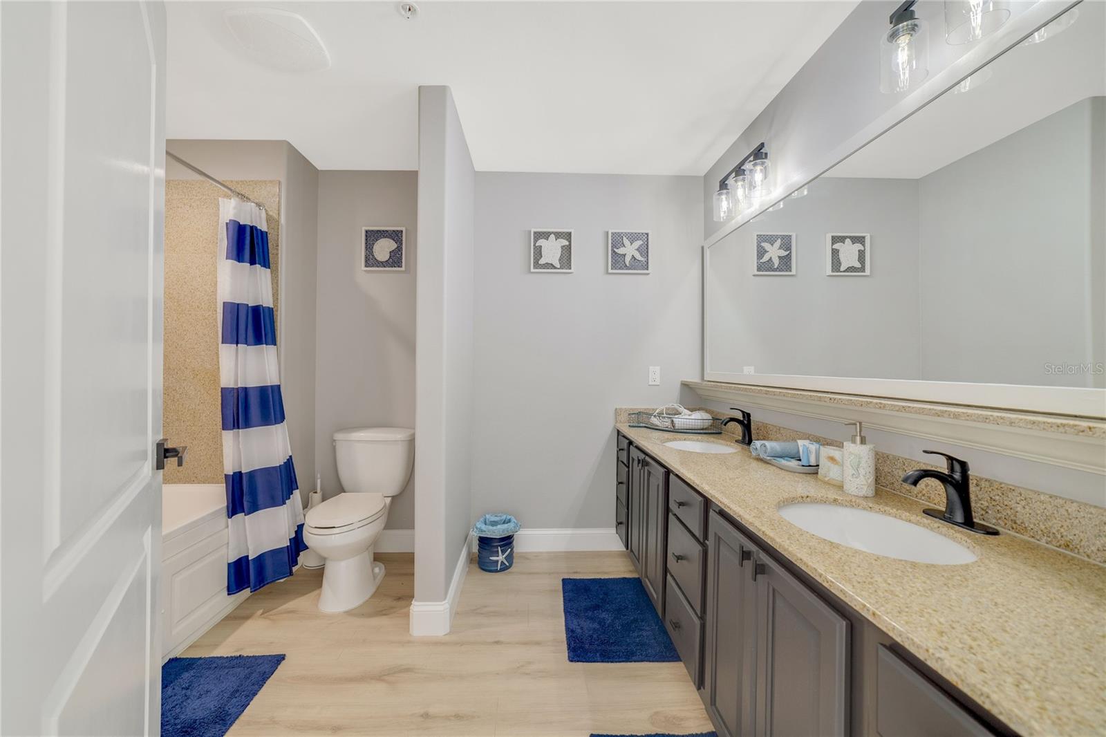 BLUE HERON BCH RESIDENCE TWR 02 CONDO - Residential