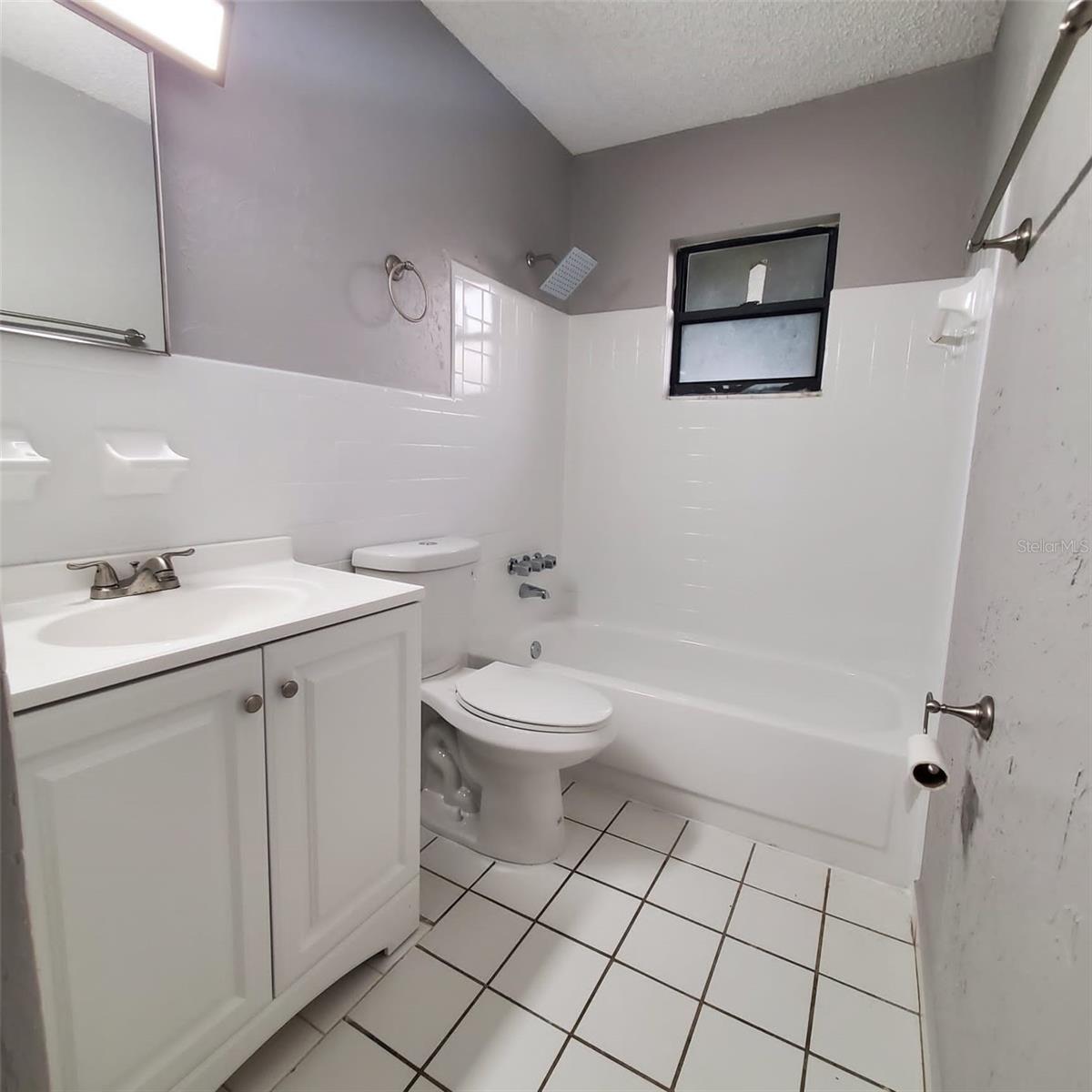 LAS PALMAS RESORT - Residential Lease