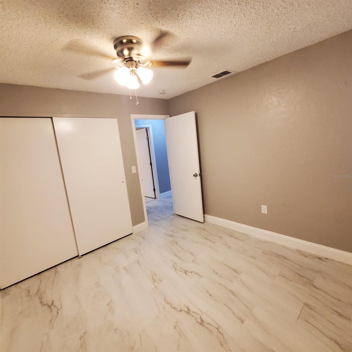 LAS PALMAS RESORT - Residential Lease