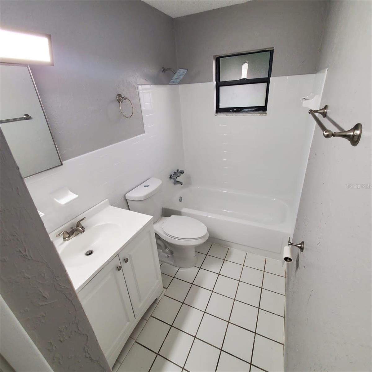 LAS PALMAS RESORT - Residential Lease