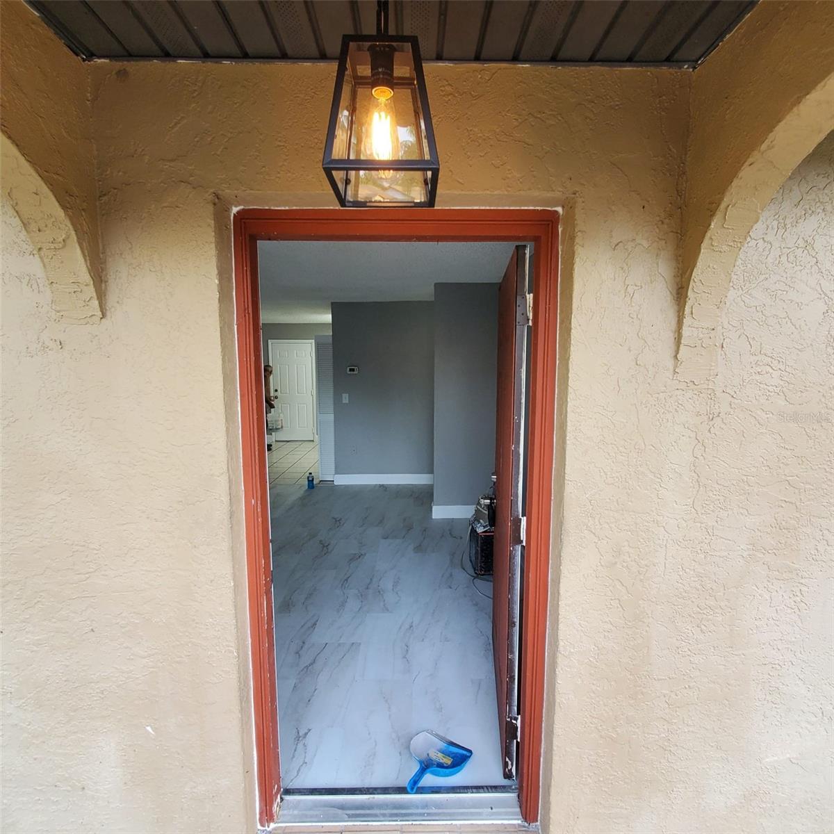 LAS PALMAS RESORT - Residential Lease